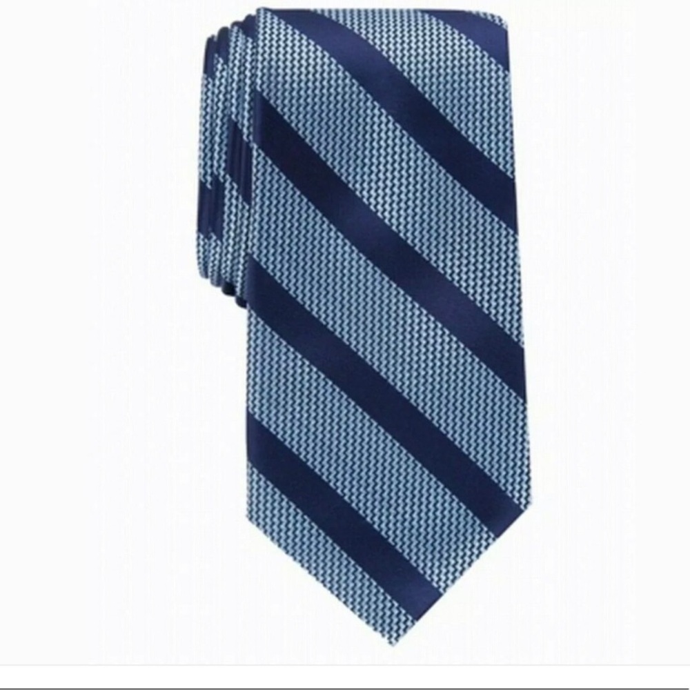 Elegant Blue Striped Tie